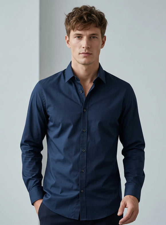 Camisa azul marino lisa de manga larga para hombre sin bolsillo, diseño minimalista de frente limpio y cuello tradicional, Sherman Morgan.