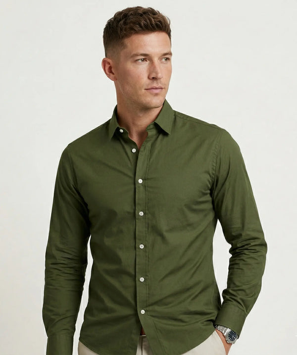 Camisa verde lisa de manga larga para hombre sin bolsillo, diseño minimalista de frente limpio y cuello tradicional, Sherman Morgan.