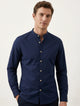 Camisa azul marino de manga larga para hombre con cuello Mao, tela fresca y transpirable, diseño frente liso, Sherman Morgan.