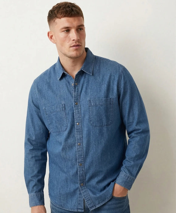 Camisa de manga larga para hombre tipo mezclilla oscura ligera con doble bolsillo frontal, diseño casual de corte utility, Sherman Morgan.