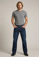 Jeans de mezclilla para hombre en dark stone corte slim fit, pantalón azul con efecto desgastado natural, Sherman Morgan.