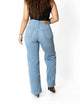 Jean wide leg bleach, vista trasera en modelo