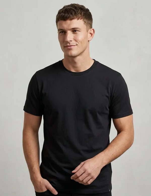 Playera hombre negra lisa 100% algodón cuello redondo corte slim fit.