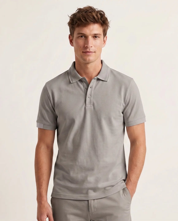 Playera tipo polo hombre gris lisa con botones detalle líneas cuello mangas slim fit Sherman Morgan.