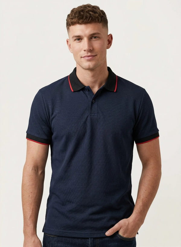 Playera tipo polo hombre azul marino filo rojo cuello mangas slim fit Sherman Morgan.